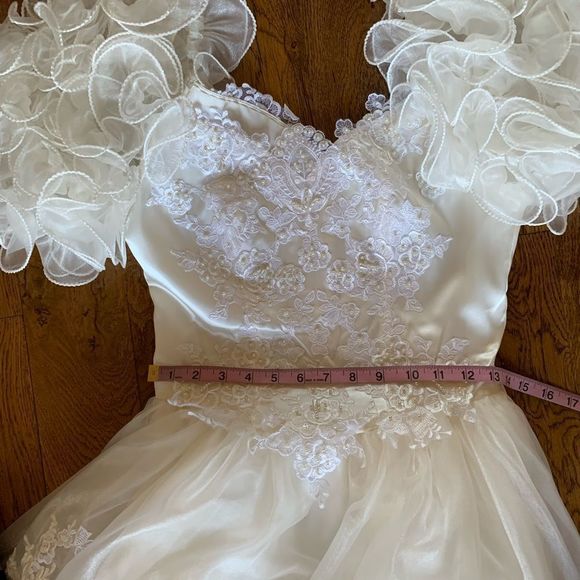 San Martin Vintage 80’s Wedding Dress and‎ Veil - Picture 12 of 17